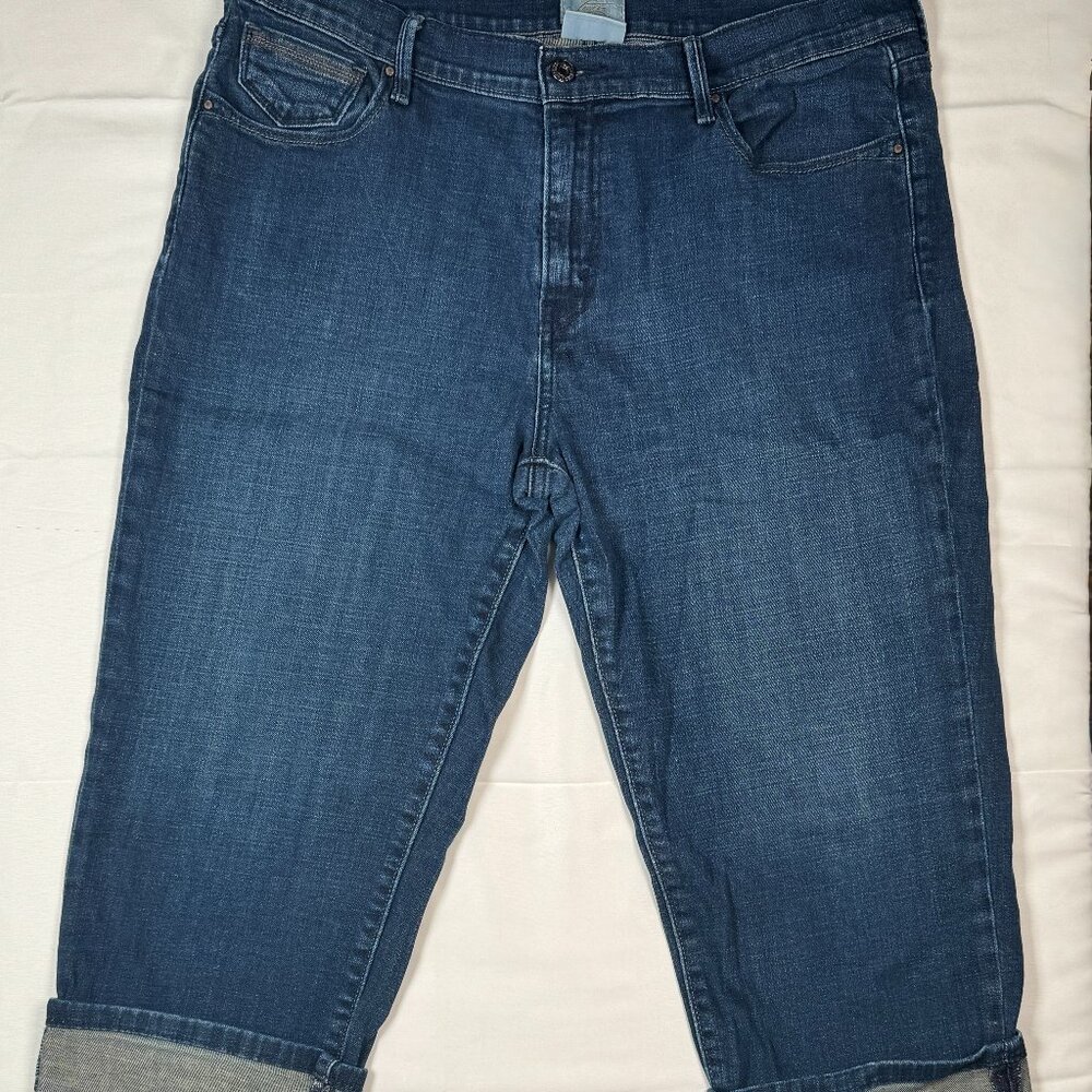 (14) LEVI Blue Jean Capris Like New